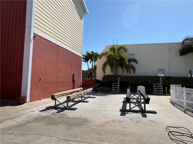 750  River Point  DR, Naples, FL 34102