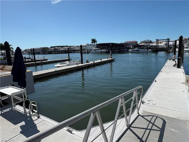 750  River Point  DR, Naples, FL 34102
