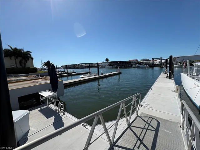 750  River Point  DR, Naples, FL 34102