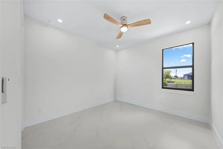 1024 Ne 1st Pl, Cape Coral, Florida 33909