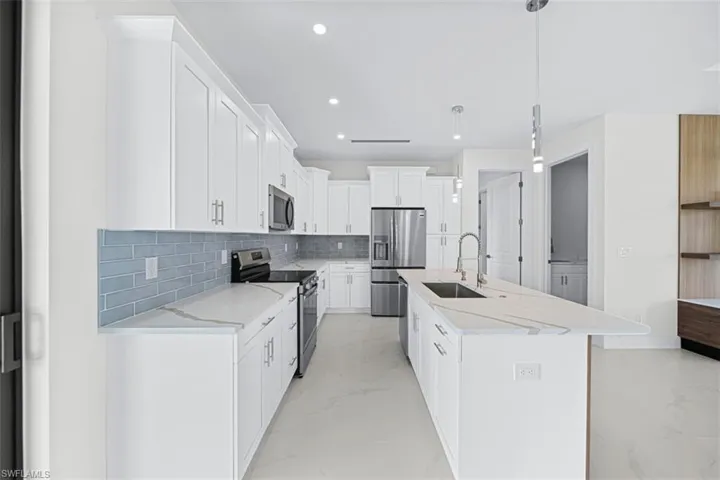 1024 Ne 1st Pl, Cape Coral, Florida 33909