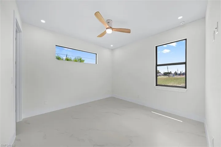 1024 Ne 1st Pl, Cape Coral, Florida 33909