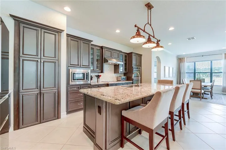 9335 Woodhurst Dr, Naples, Florida 34120