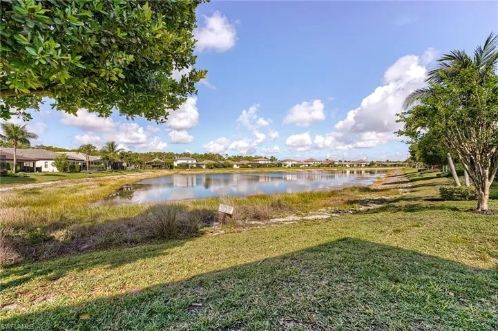 9335 Woodhurst Dr, Naples, Florida 34120