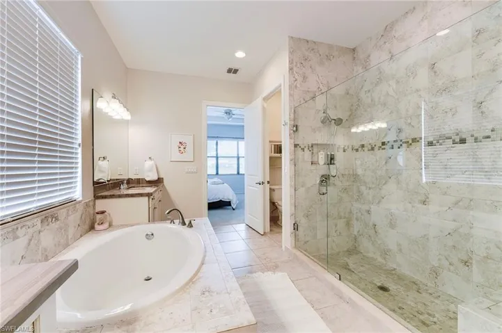 9335 Woodhurst Dr, Naples, Florida 34120