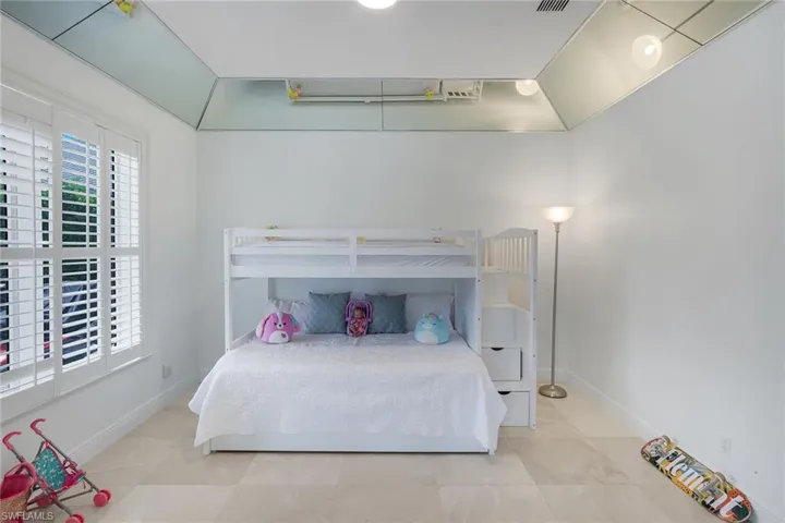 1578 Barfield Ct, Marco Island, Florida 34145