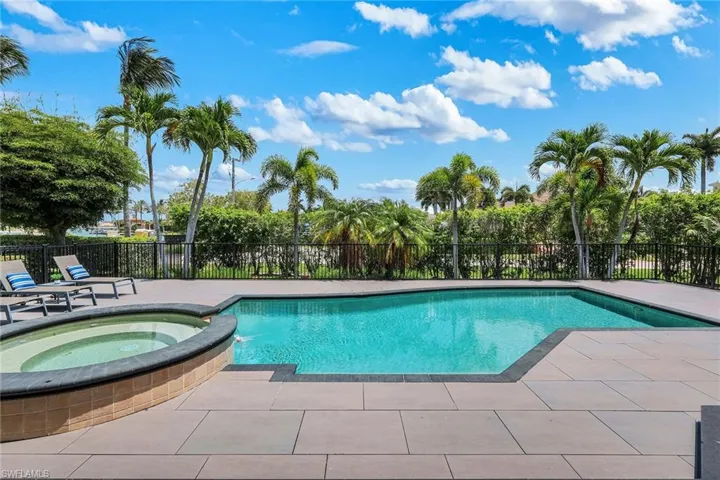 1578 Barfield Ct, Marco Island, Florida 34145