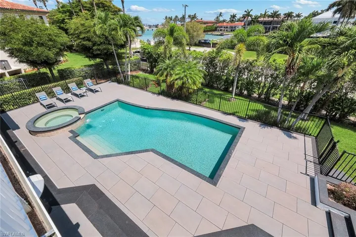 1578 Barfield Ct, Marco Island, Florida 34145