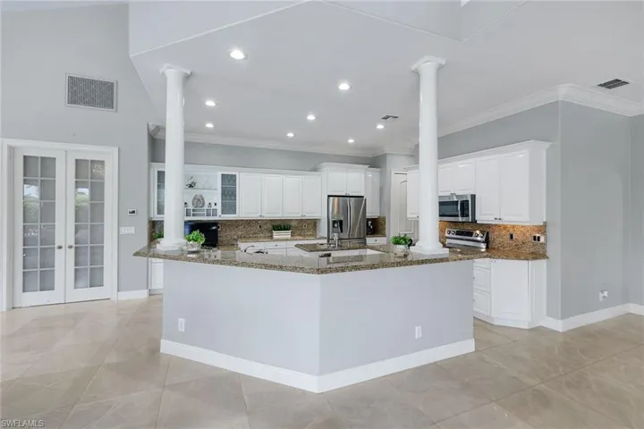 1578 Barfield Ct, Marco Island, Florida 34145