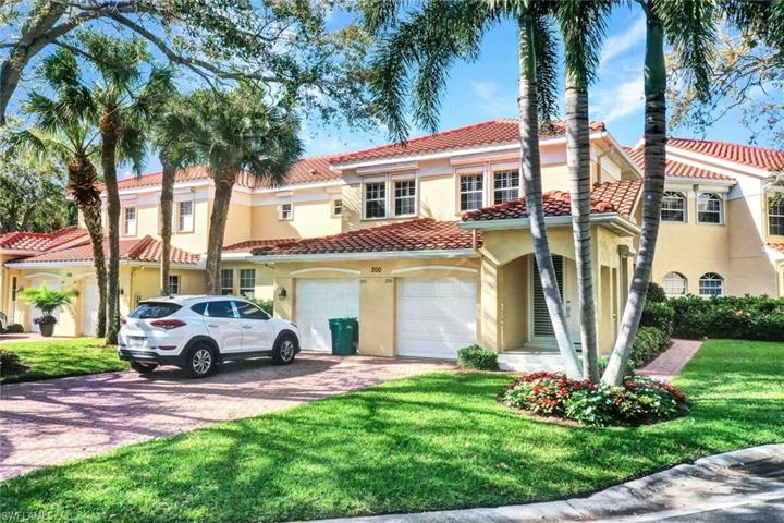 200  L AMBIANCE  CIR, Naples, FL 34108