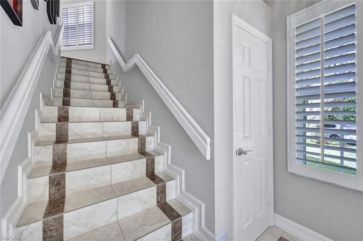 200  L AMBIANCE  CIR, Naples, FL 34108