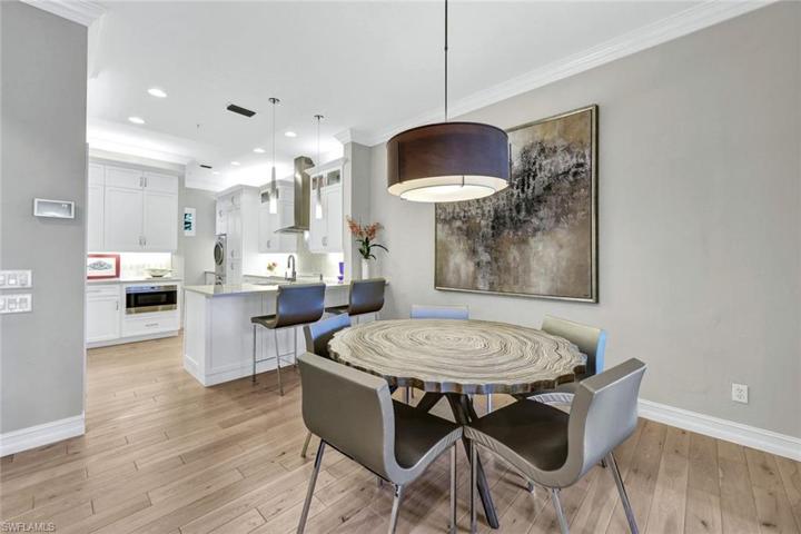 200  L AMBIANCE  CIR, Naples, FL 34108