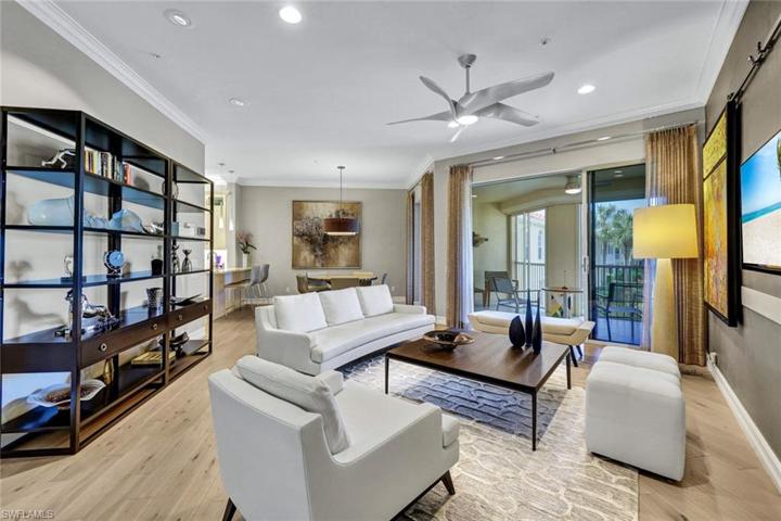 200  L AMBIANCE  CIR, Naples, FL 34108