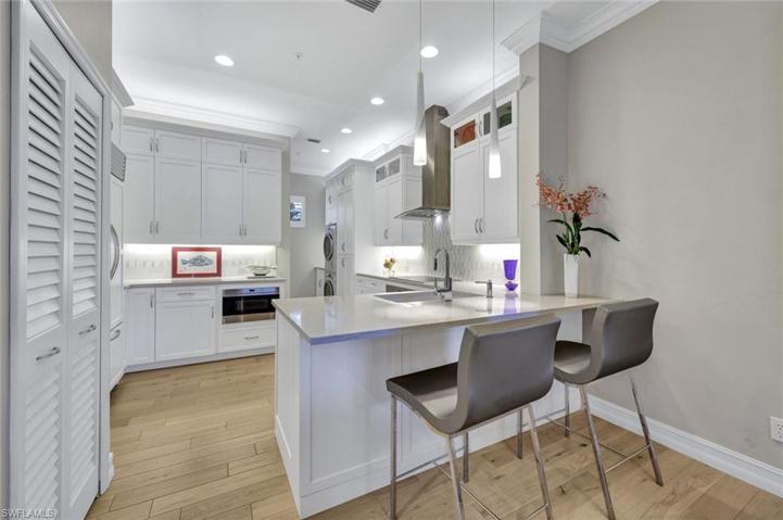 200  L AMBIANCE  CIR, Naples, FL 34108
