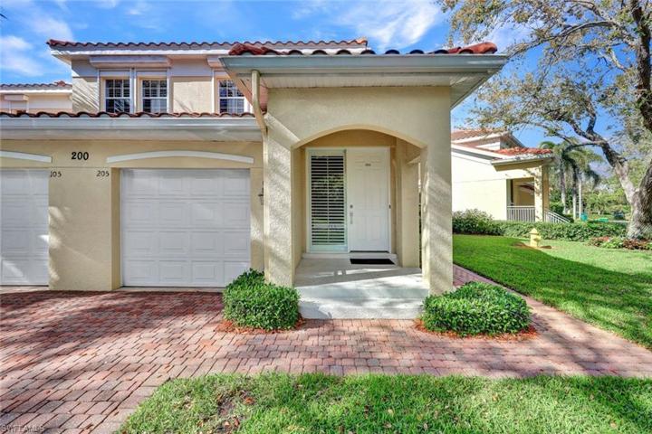 200  L AMBIANCE  CIR, Naples, FL 34108
