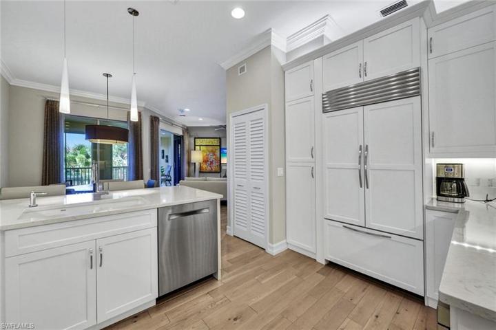 200  L AMBIANCE  CIR, Naples, FL 34108