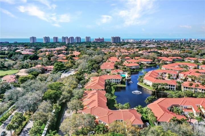 200  L AMBIANCE  CIR, Naples, FL 34108