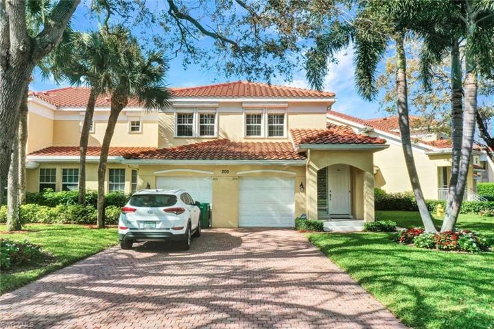 200  L AMBIANCE  CIR, Naples, FL 34108
