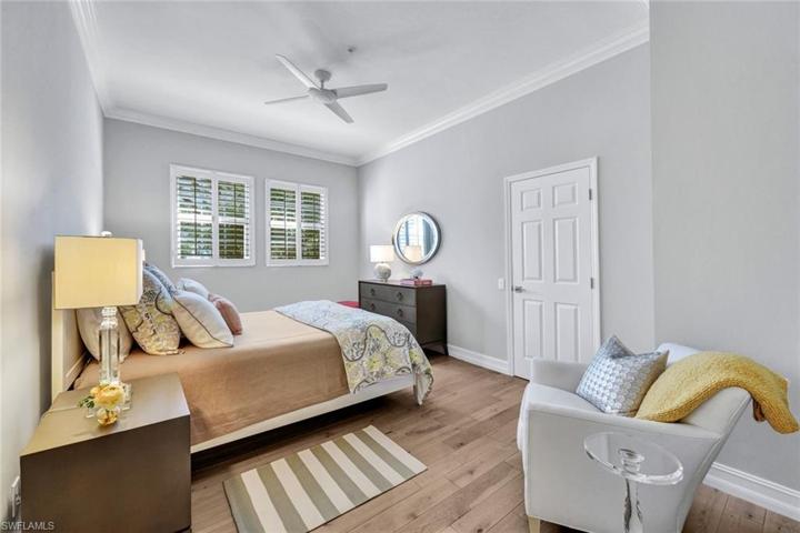 200  L AMBIANCE  CIR, Naples, FL 34108
