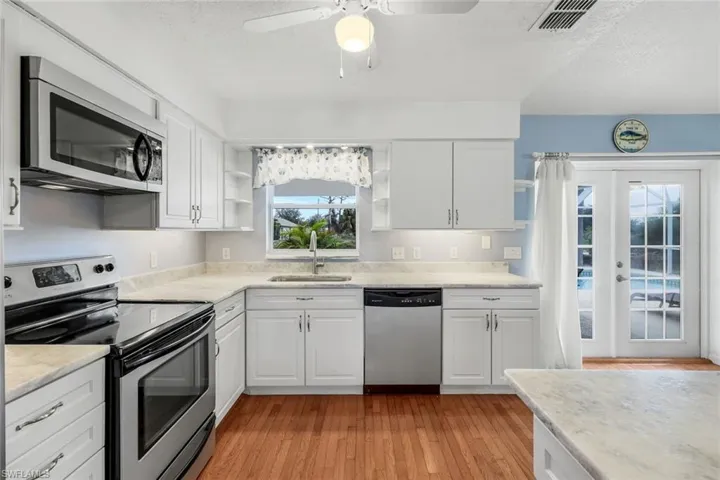 1925 SW 17th  PL, Cape Coral, FL 33991