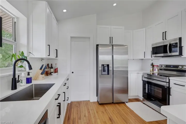 880  18th NE ST, Naples, FL 34120