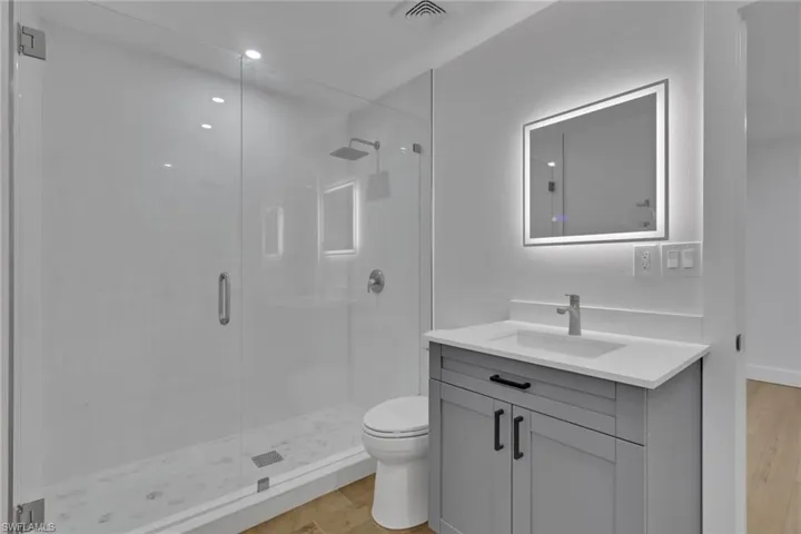 Unit B (bathroom)