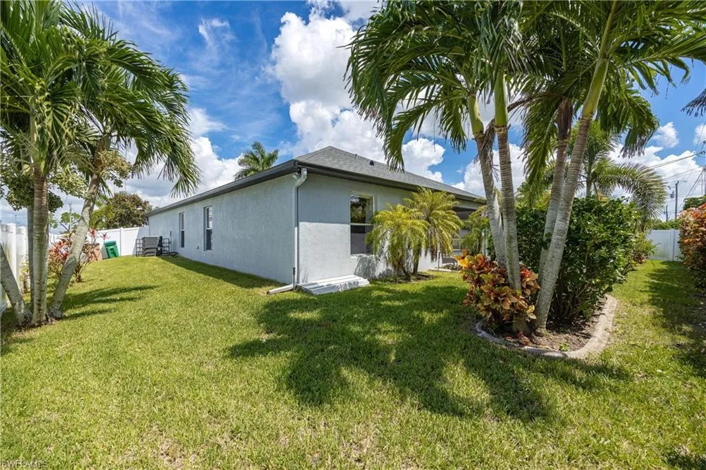 1404 4th ST, Cape Coral, FL 33993,225011873