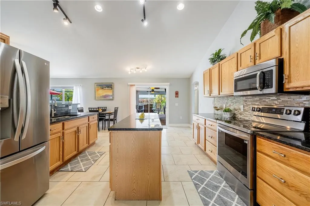1404 4th ST, Cape Coral, FL 33993,225011873