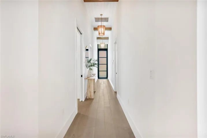 681  93rd N AVE, Naples, FL 34108