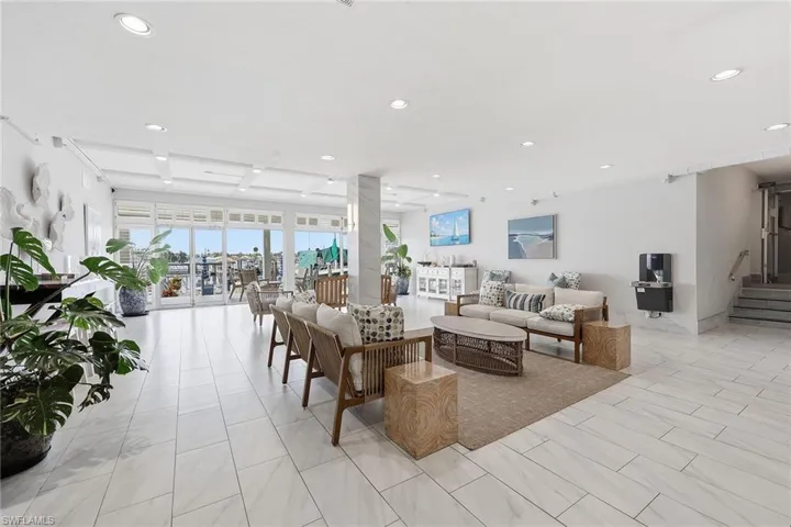 900 Broad Ave S 125, Naples, Florida 34102