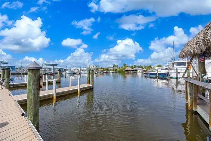 900 Broad Ave S 125, Naples, Florida 34102