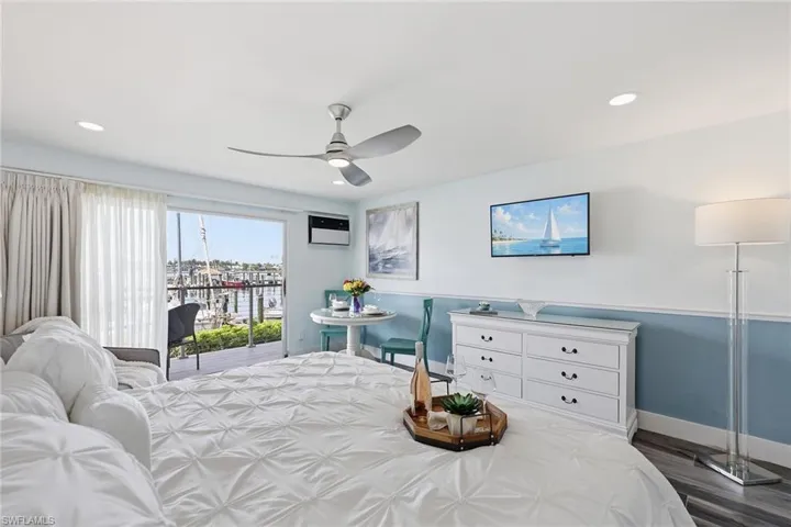900 Broad Ave S 125, Naples, Florida 34102