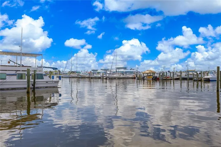 900 Broad Ave S 125, Naples, Florida 34102
