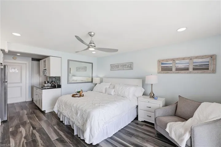 900 Broad Ave S 125, Naples, Florida 34102