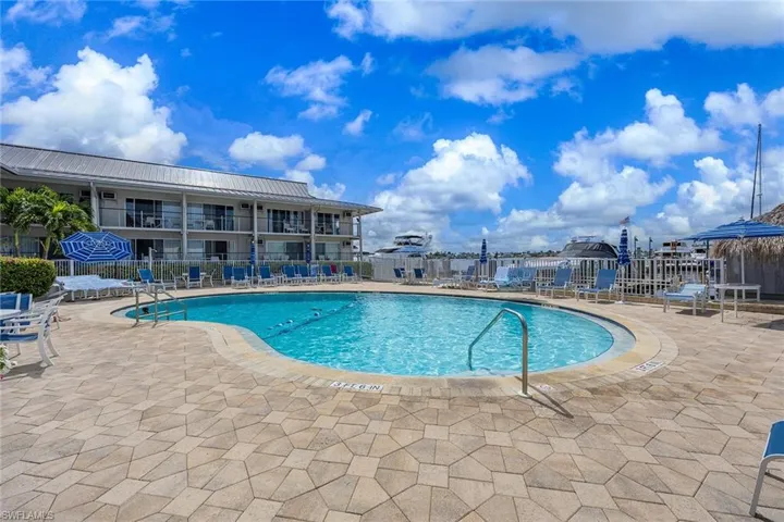 900 Broad Ave S 125, Naples, Florida 34102