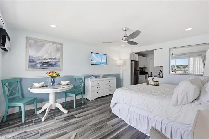 900 Broad Ave S 125, Naples, Florida 34102