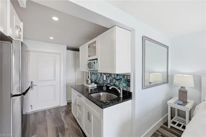 900 Broad Ave S 125, Naples, Florida 34102