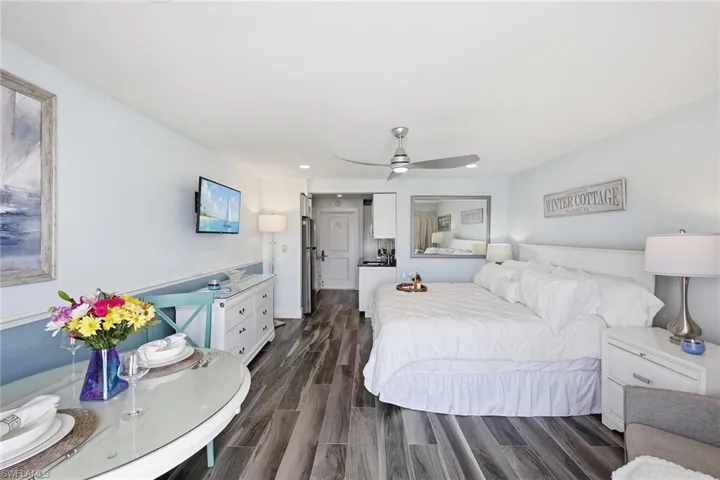 900 Broad Ave S 125, Naples, Florida 34102