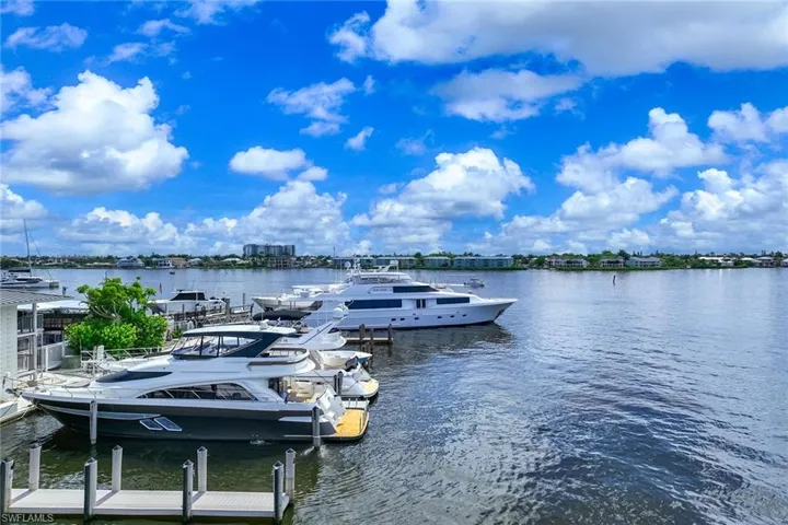 900 Broad Ave S 125, Naples, Florida 34102