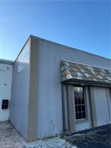 View of home's exterior