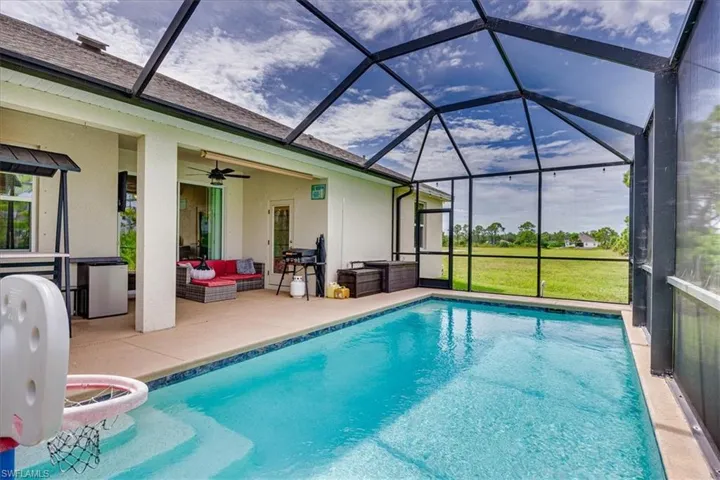 2720 Nw 17 Pl, Cape Coral, Florida 33993