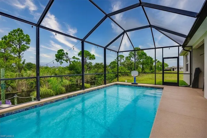 2720 Nw 17 Pl, Cape Coral, Florida 33993