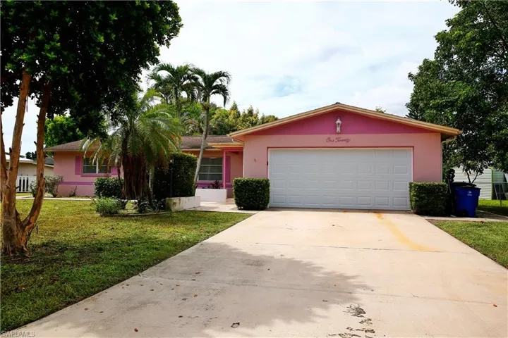 120 E Lake Dr, Lehigh Acres, Florida 33936