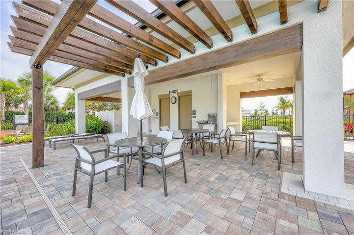 15194  Tolmino  ST, Naples, FL 34114