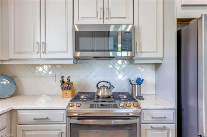 15194  Tolmino  ST, Naples, FL 34114
