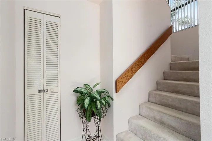 81 Emerald Woods Dr M8, Naples, Florida 34108