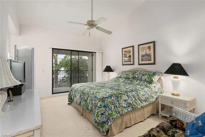 81 Emerald Woods Dr M8, Naples, Florida 34108