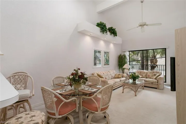 81 Emerald Woods Dr M8, Naples, Florida 34108