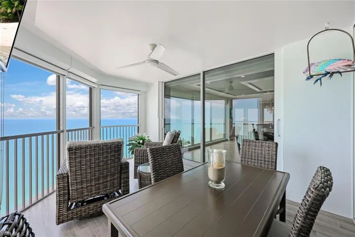 Screened lanai. Spectacular views.