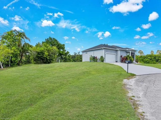 1751  Cobia  WAY, North Fort Myers, FL 33917